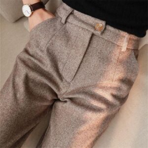 Women's Tailored Trousers with Classic Fit and Versatile Design