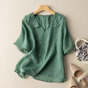 Women's Vintage Blouse with Button Detail and Classic Style