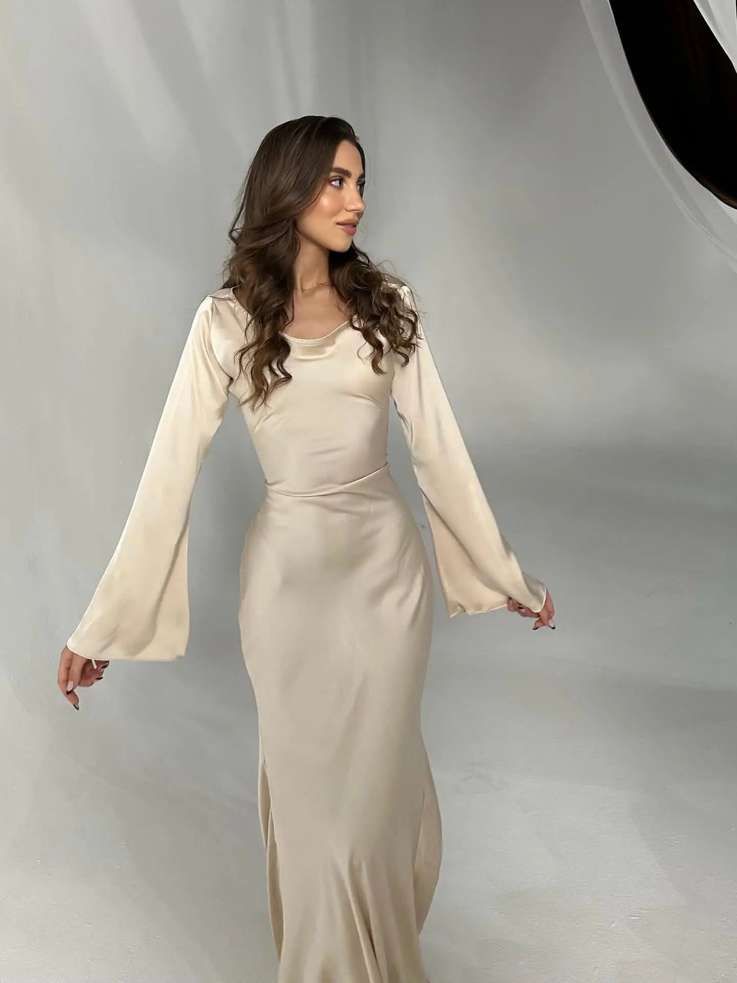 Luxurious Draped Long-Sleeve Satin Evening Floor-Length Maxi Silhouette Elegant Dress - Image 16