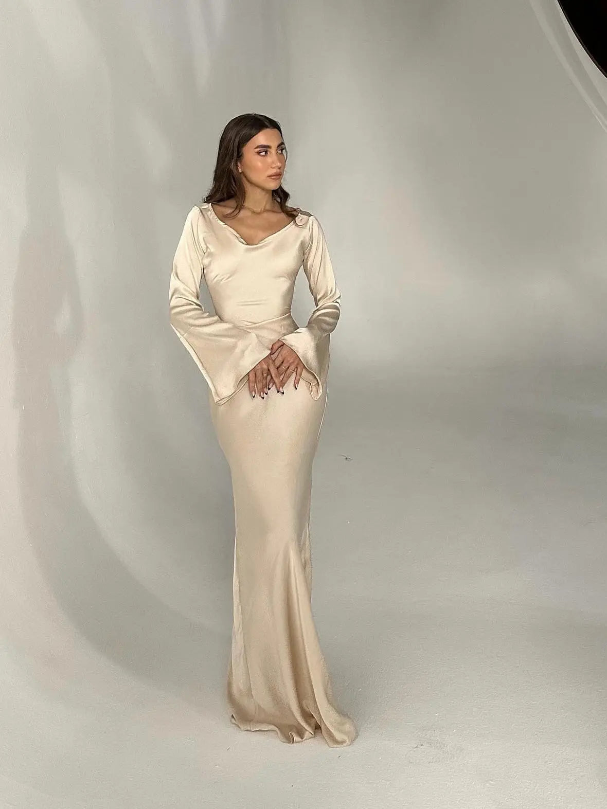 Luxurious Draped Long-Sleeve Satin Evening Floor-Length Maxi Silhouette Elegant Dress - Image 18