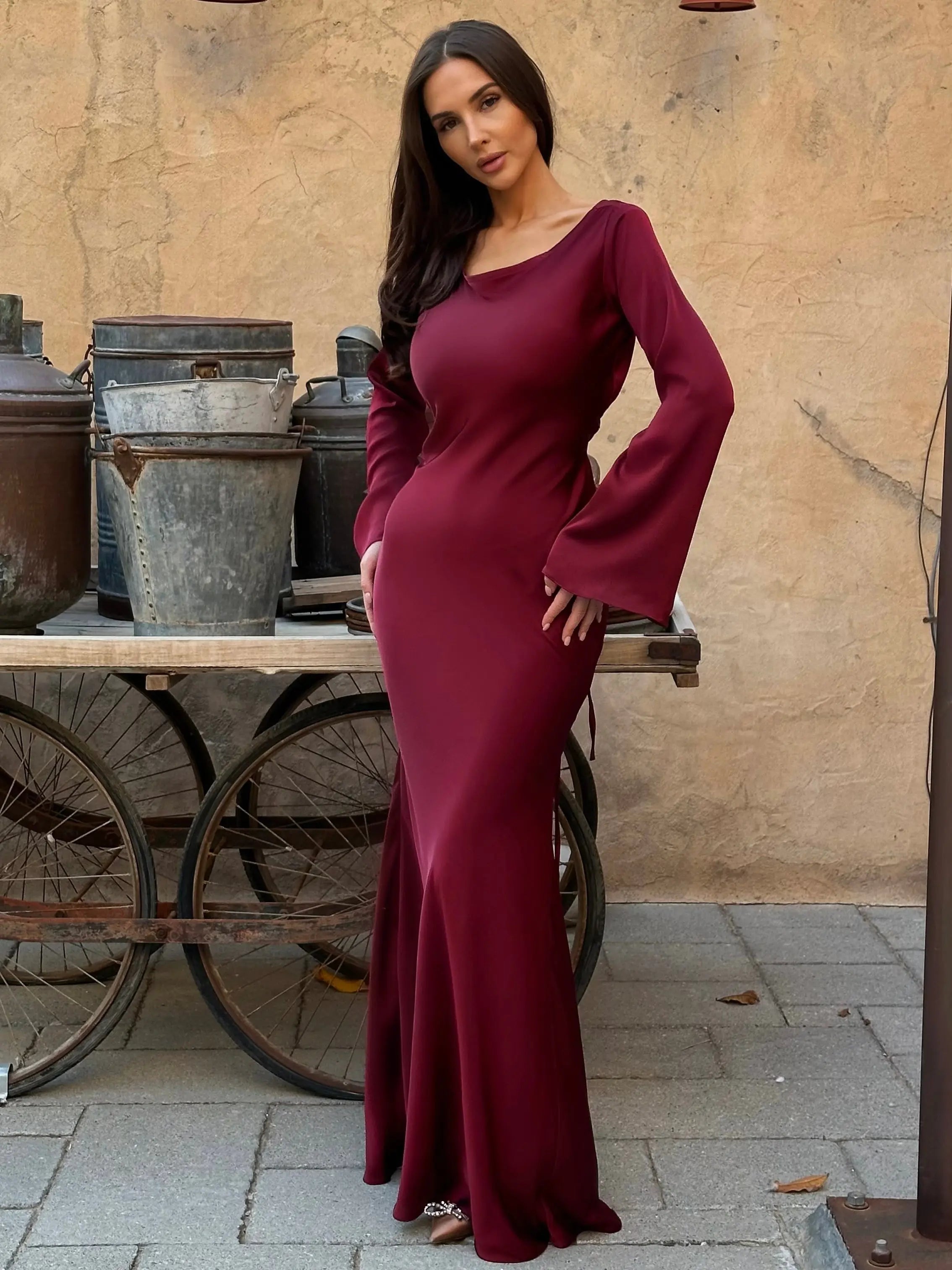 Luxurious Draped Long-Sleeve Satin Evening Floor-Length Maxi Silhouette Elegant Dress - Image 3