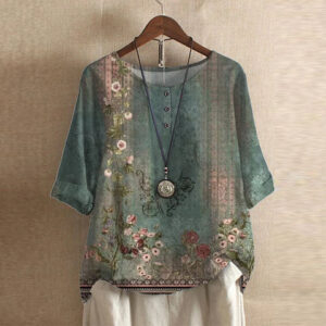 Women's Retro-Inspired Blouse with Button Details and Short Sleeves