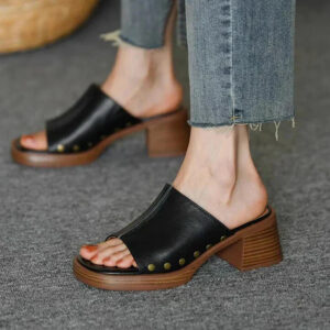 Women's Flat Sandals with Adjustable Straps and Cushioned Insole