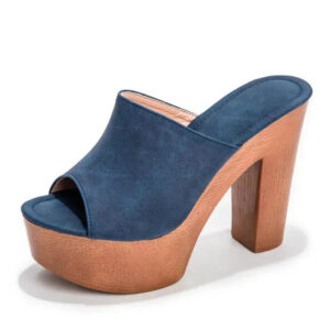 Women's Flat Sandals with Platform Design and Adjustable Straps