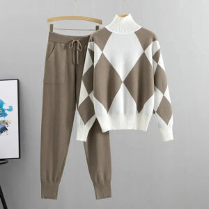 Women's Two-Piece Set with Coordinated Design and Versatile Style