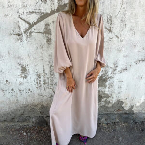 Women's Maxi Dress with Pockets and Flowing Design