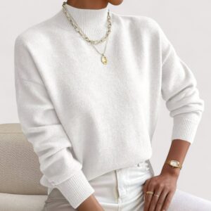Women's Turtleneck Sweater with Fitted Design and Soft Texture