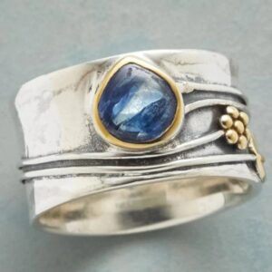 Women's Vintage Stone Ring with Unique Design and Classic Appeal