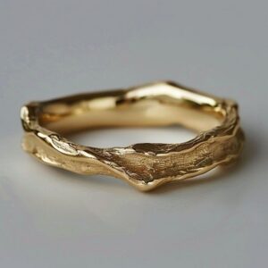 Women's Vintage Hammered Gold Ring with Unique Texture and Timeless Design